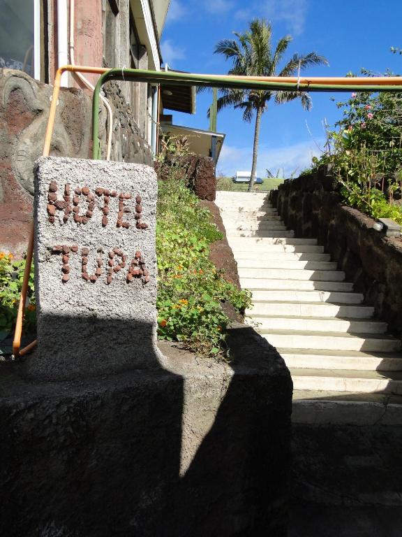 Tupa Hotel Hanga Roa Exterior photo